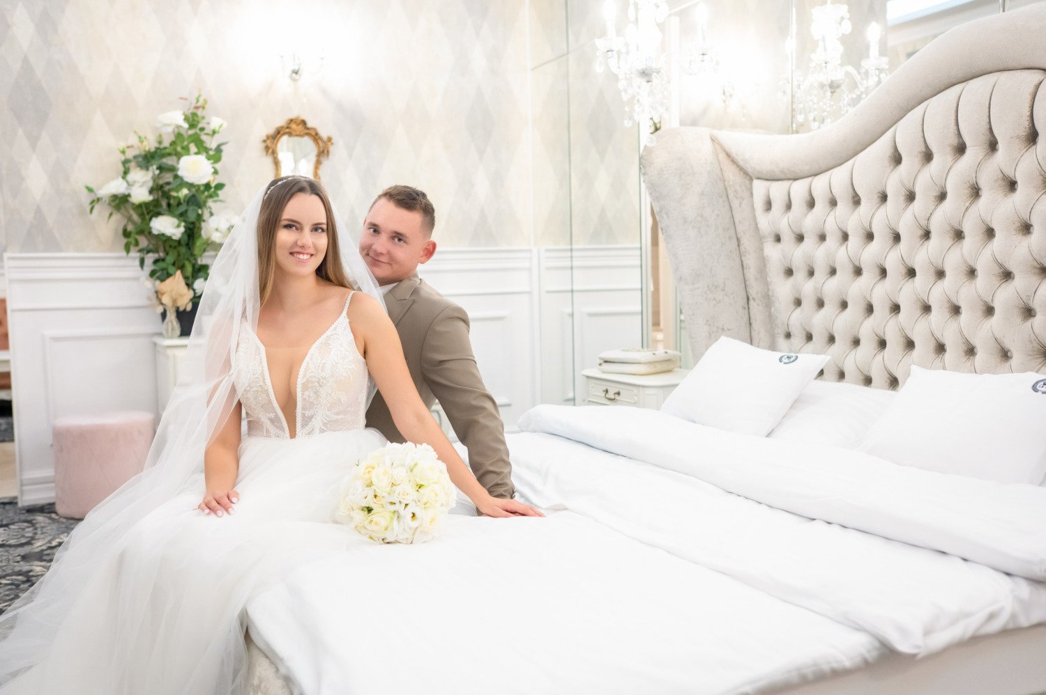 Vintage hangulatú lakosztály | Esküvői fotóriport